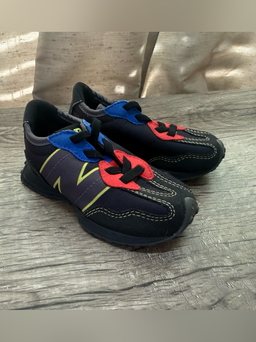 New Balance 327 Infant/Toddler Shoes Size 6